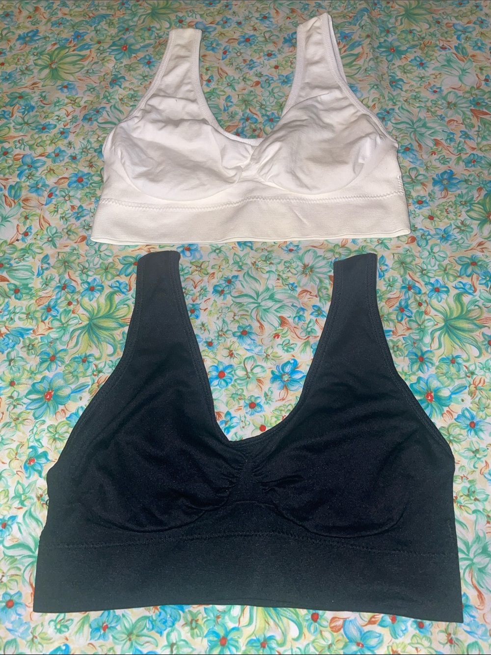 Set of black & white bralettes (m)(nwot)